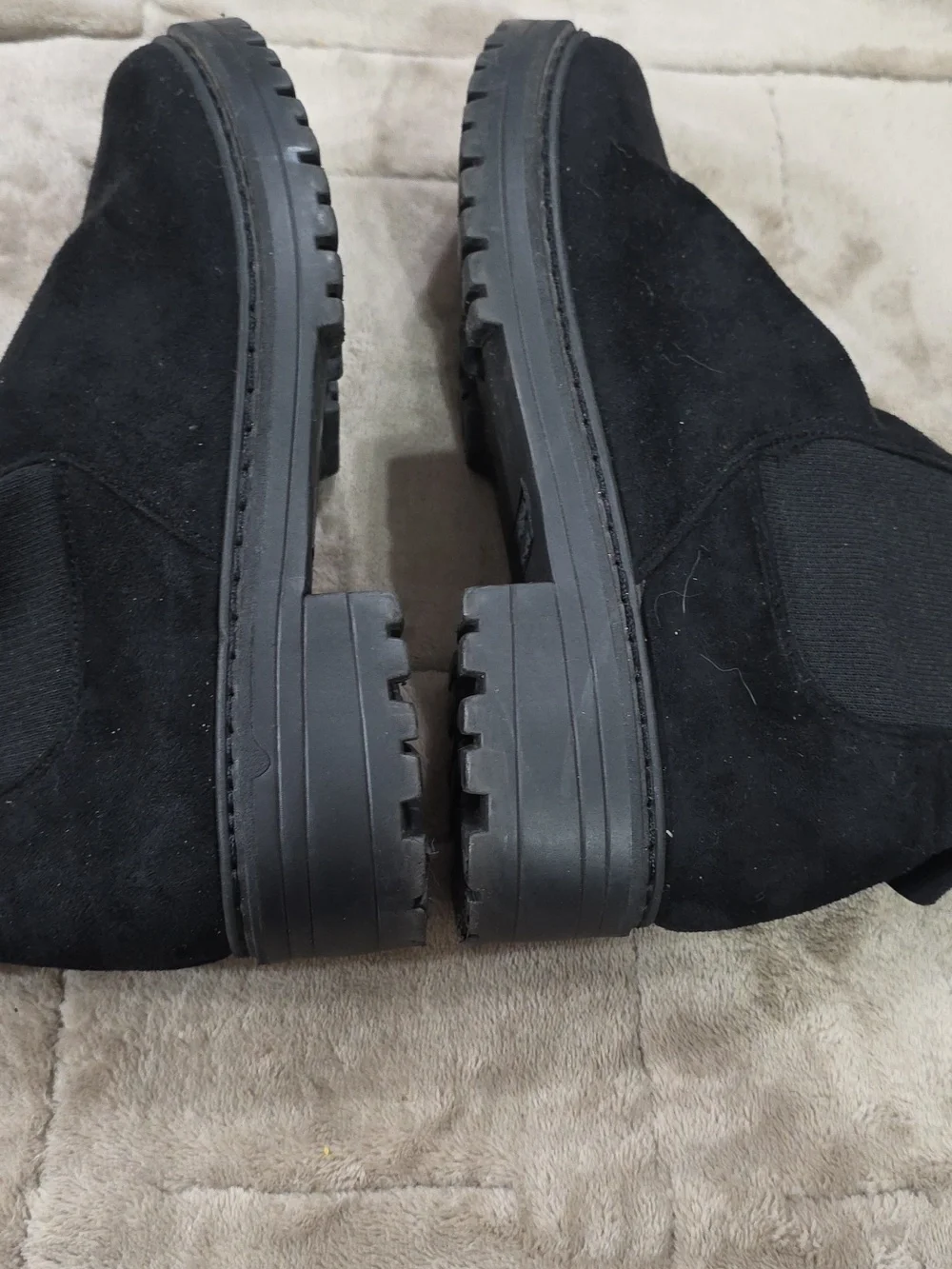 London Fog Women's Black Faux Suede Ankle Boots Pull-On Chunky Sole Sz 8 **READ*